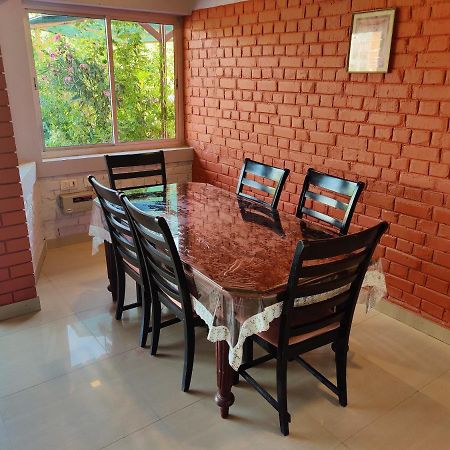 Brick Field Hotel Varanasi Exterior foto